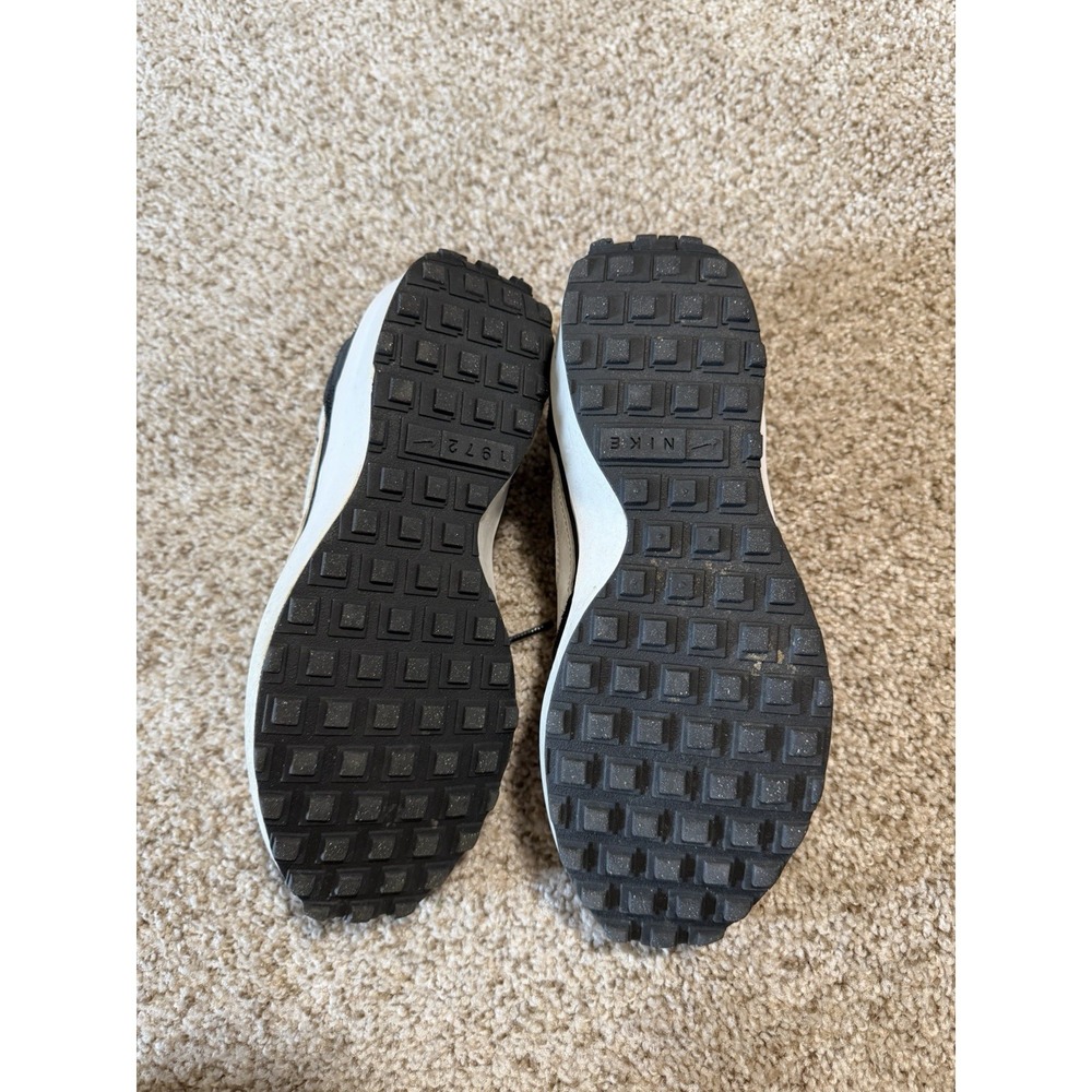 NIke Waffle Debut Sneakers Womens 7 Black White Swoosh Activewear Low Top - Picture 4 of 7